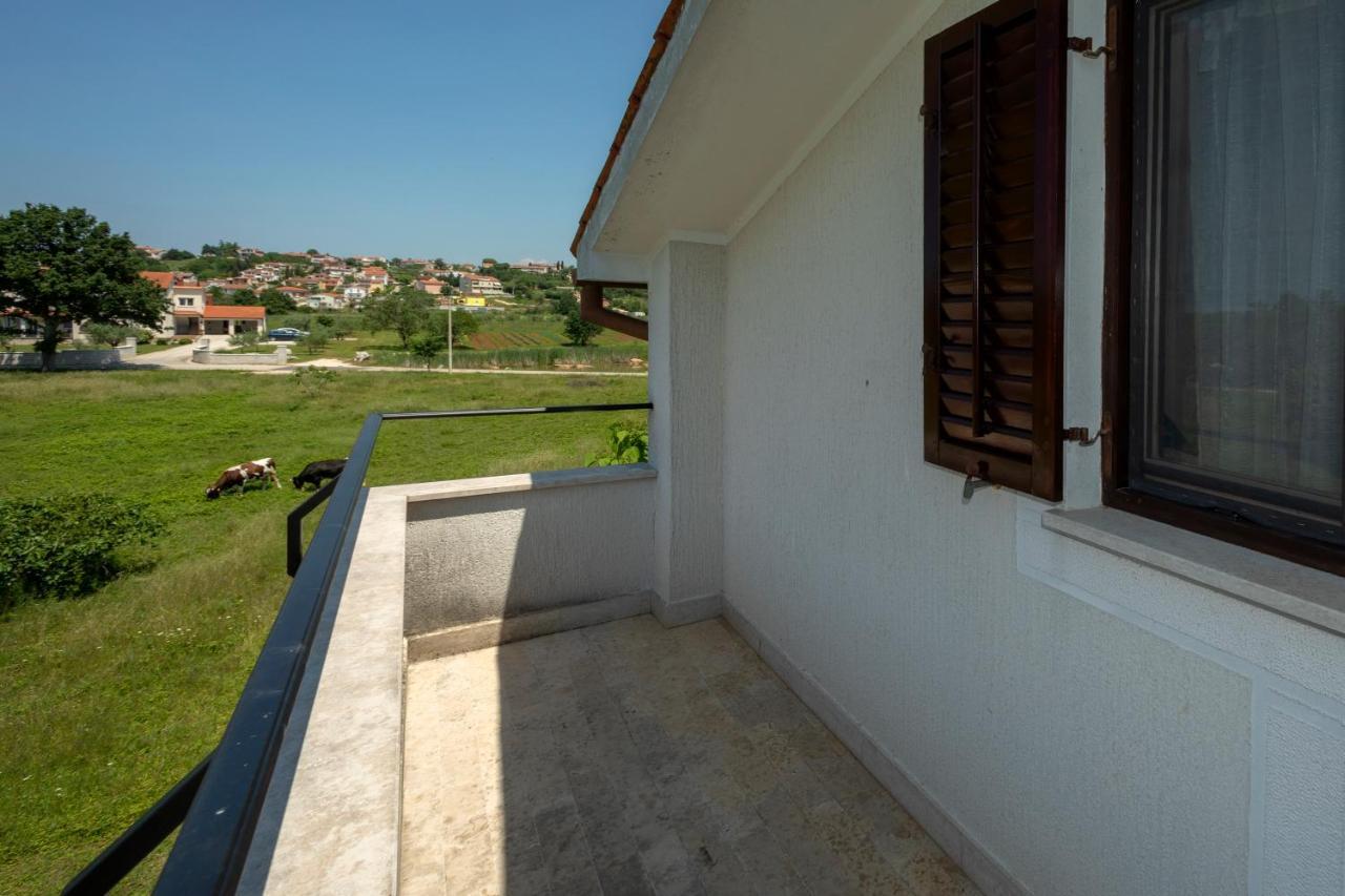 App Fiorela Porec Esterno foto