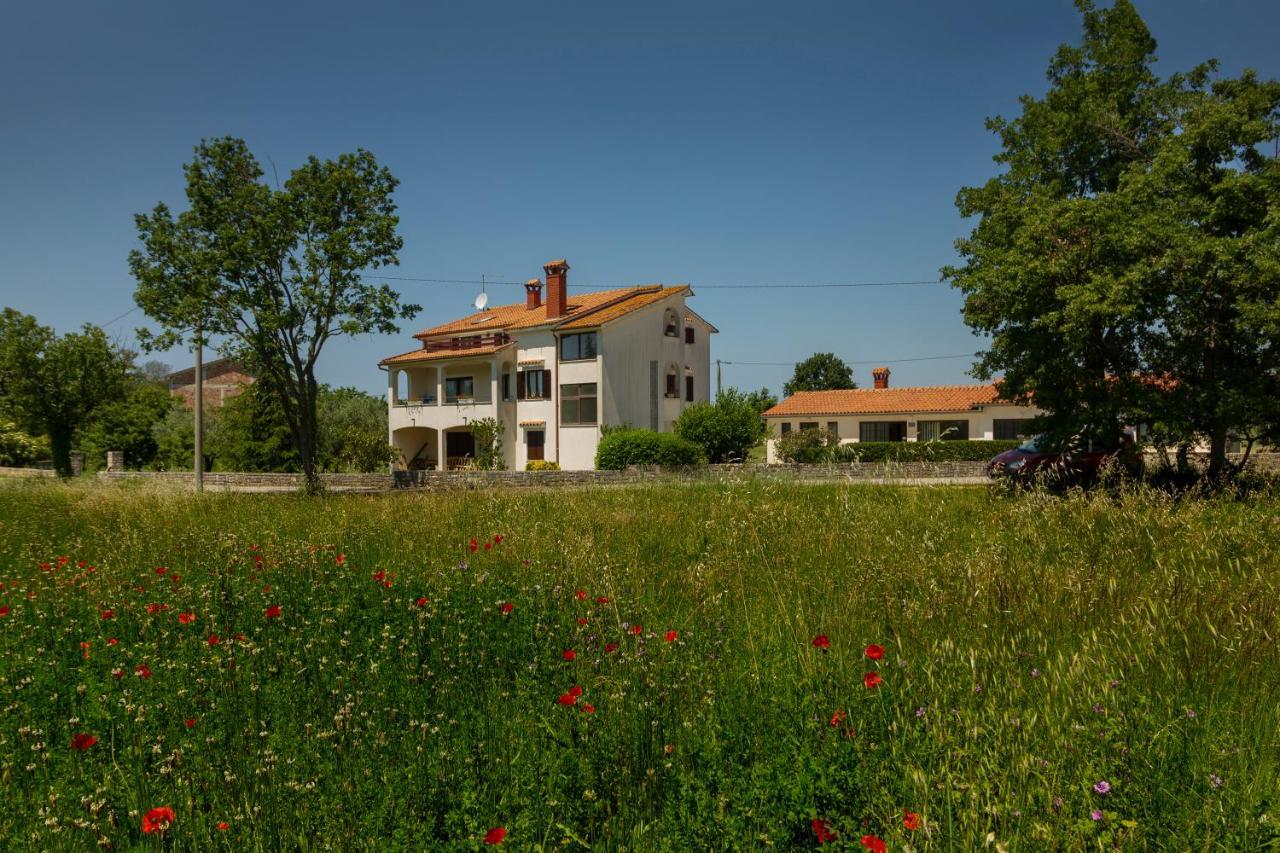 App Fiorela Porec Esterno foto